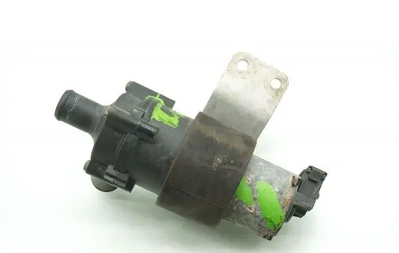 Mercedes-Benz SLK R170 Water pump 0018351364