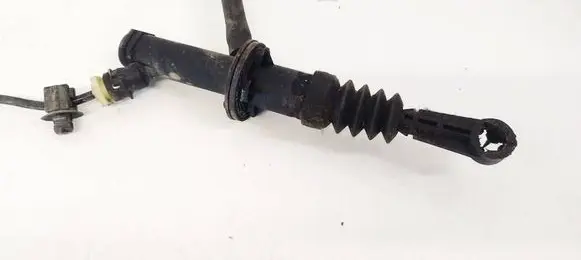 Renault Megane III Clutch master cylinder 306109084R