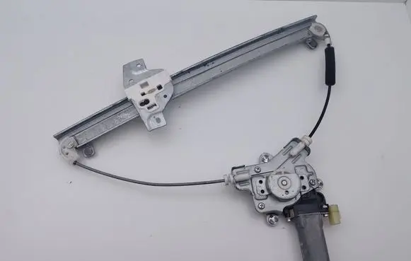Hyundai Getz Front door window regulator with motor