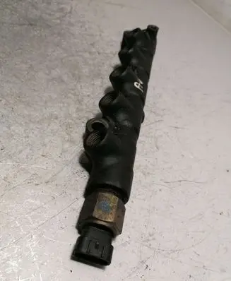 Toyota Avensis T220 Fuel main line pipe