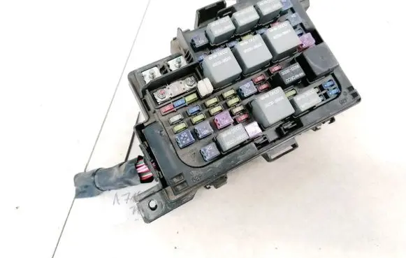 KIA Carens II Fuse box set