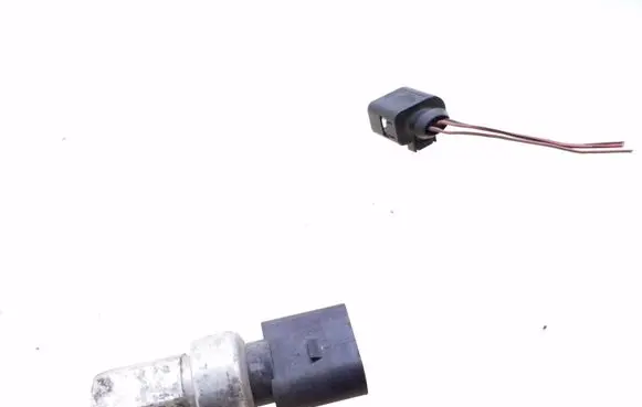 Air conditioning (A/C) pressure sensor