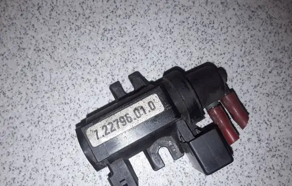 BMW 5 E39 Turbo solenoid valve 722796 7796634