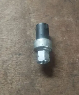 Chrysler Town u0026 Country V Air conditioning (A/C) pressure sensor 