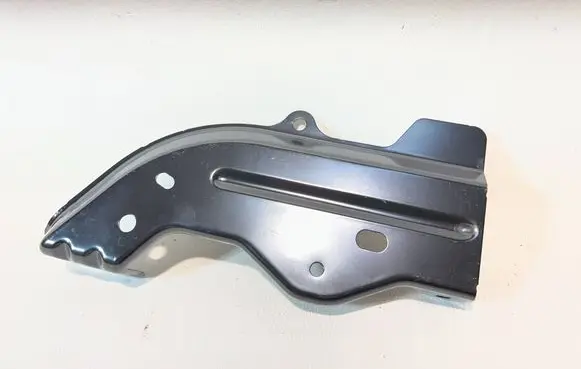 Tesla Model 3 Fender mounting bracket 109230400