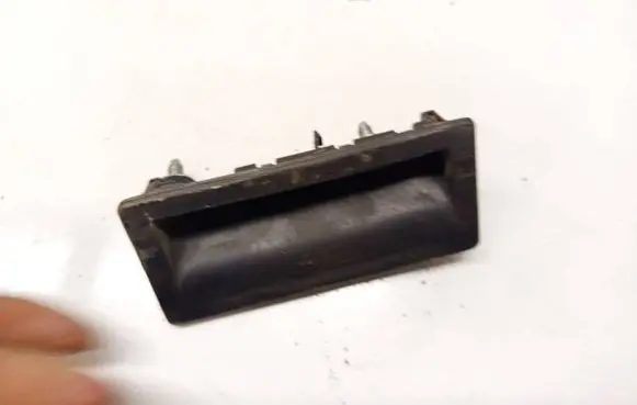Volkswagen PASSAT B6 Tailgate/trunk/boot exterior handle 5N0827566