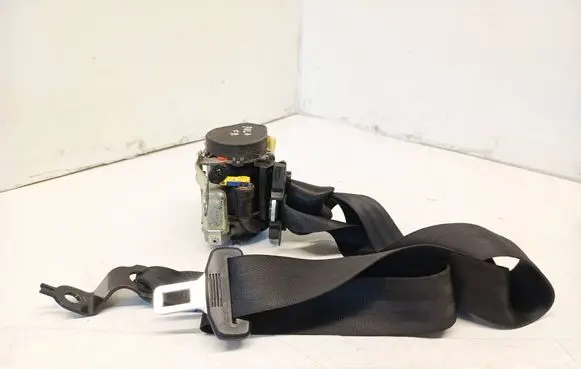 Volkswagen Polo IV 9N3 Front seatbelt 606324100A