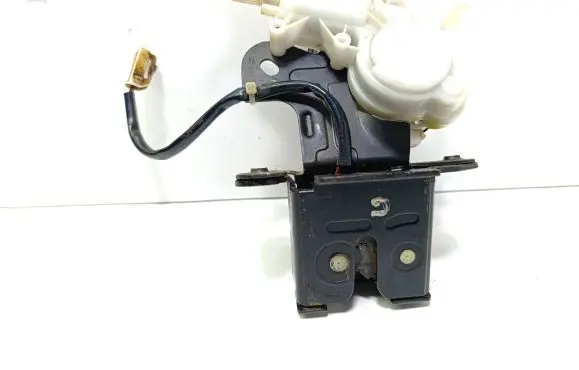 Mazda 3 I Tailgate/trunk/boot lock/catch/latch