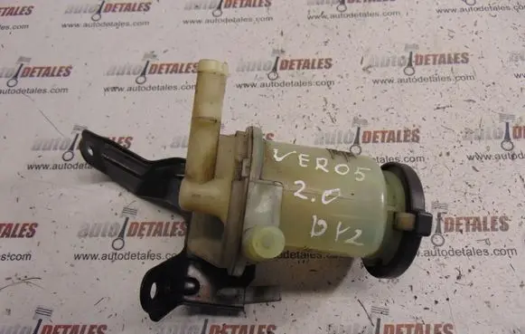 Toyota Corolla Verso AR10 Power steering fluid tank/reservoir