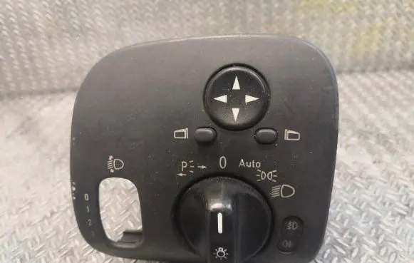 Mercedes-Benz C W203 Light switch 2035451404