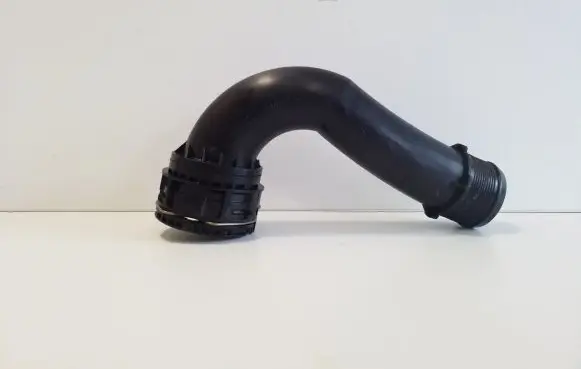 Land Rover Evoque II Intercooler hose/pipe M8D26C715