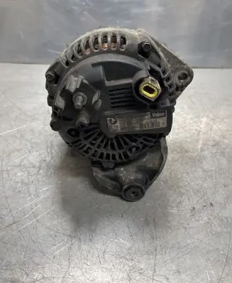 BMW 5 E60 E61 Generator/alternator 7797521