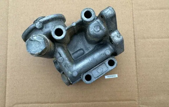 Nissan Patrol 160 Oil filter mounting bracket 15236C8600
