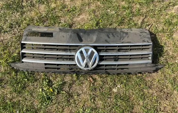 Volkswagen Multivan T5 Front piece kit 7E5853651A