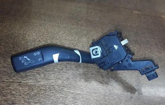 Volkswagen Golf V Indicator stalk 1K0953513E CZK03