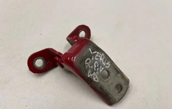 Toyota Yaris Front door upper hinge