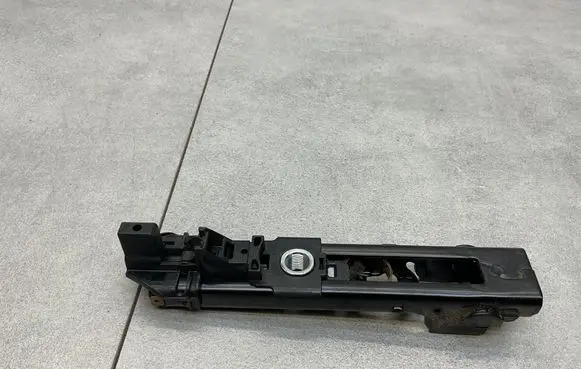 Audi A3 S3 8V Seat belt height adjuster 8V0857819