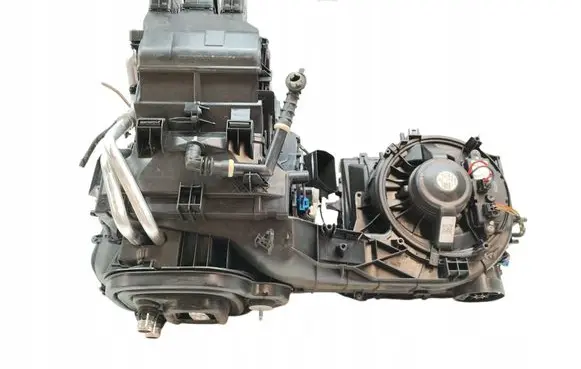 Volkswagen PASSAT B8 Interior heater climate box assembly 3Q1816005C