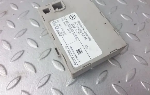 Mercedes-Benz E W211 Door central lock control unit/module A2115405645 2115405645 A2115405745