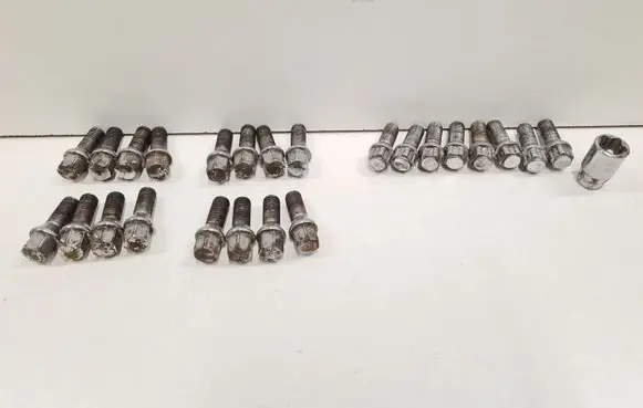 Audi A6 S6 C6 4F Nuts/bolts 