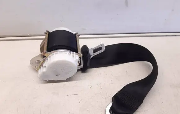 Audi A3 S3 8P Rear seatbelt 8P3857805B 33041596 C2402842177800