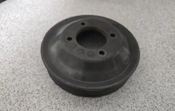 BMW 5 E39 Water pump pulley 1730554