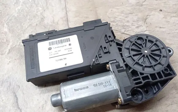 Porsche Cayenne (9PA) Rear door window regulator motor 7L0959794