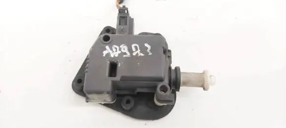 Audi A3 S3 8P Central locking motor 8E9827833