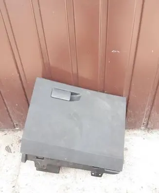 Peugeot 3008 II Glove box