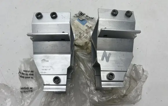 BMW 5 G30 G31 G38 Radiator mount bracket 7357216