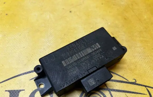 Renault Clio IV Parking PDC control unit/module 259904115R