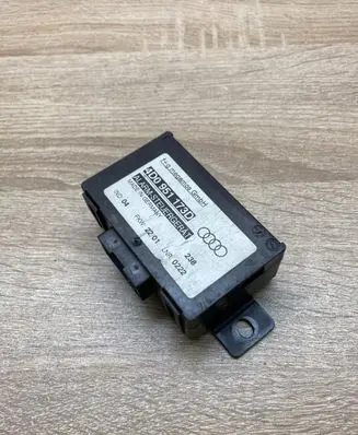 Audi A8 S8 D2 4D Alarm control unit/module 4D0951173D