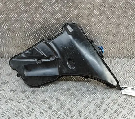 BMW 8 G14 Windshield washer fluid reservoir/tank 7435337 7435336