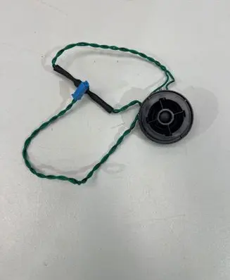 Front door high frequency speaker