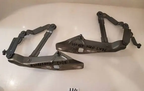 Audi TT TTS Mk2 Engine bonnet/hood hinges 8J0823301D 8J0823302D