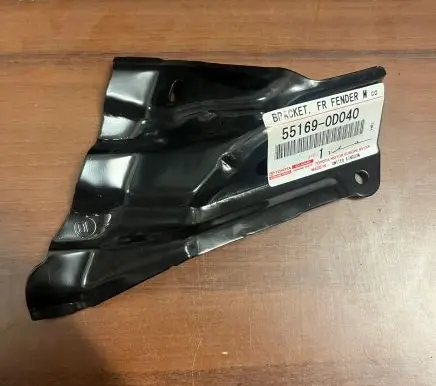 Toyota Yaris Fender mounting bracket 551690D040