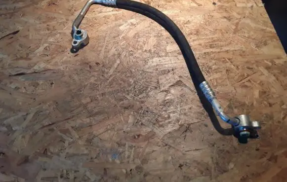 Volvo V40 Gearbox oil cooler pipe/hose 31390481