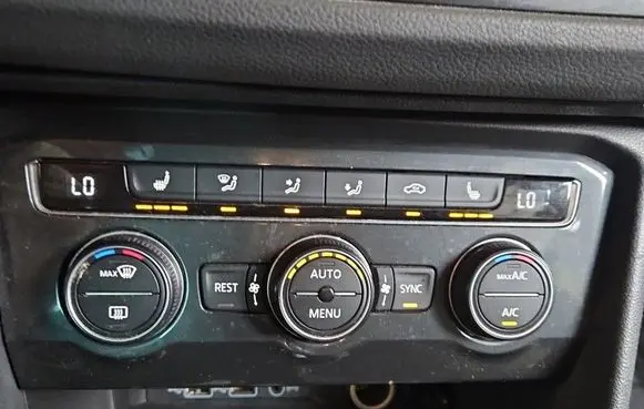 Volkswagen Tiguan Climate control/heater control trim 5NA907044AE IMPRK1552539