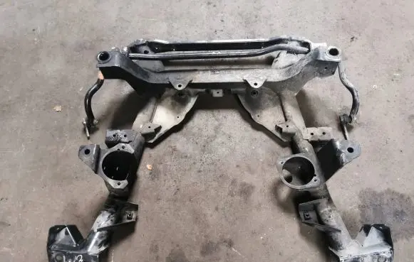 BMW X3 E83 Front subframe 20682059