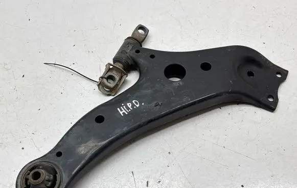 Toyota Highlander XU50 Front lower control arm/wishbone J179171114