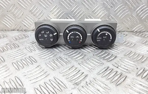 Nissan X-Trail T30 Climate control unit 27500ES61A