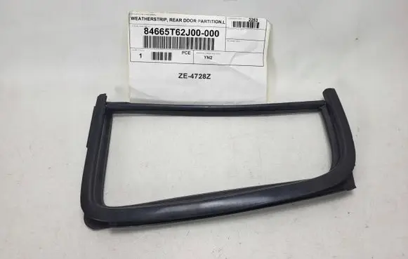 Suzuki Swift I Rubber seal rear door 8466562J00