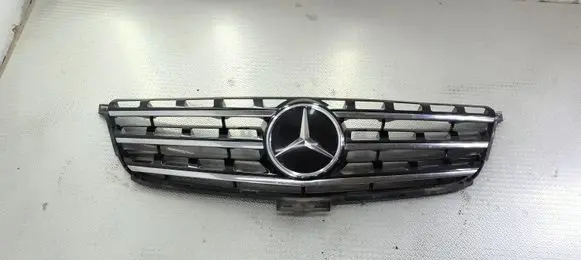 Mercedes-Benz ML W166 Front bumper upper radiator grill A1668800985 A1648880411
