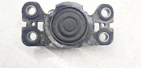 Volvo XC60 Engine mount bracket