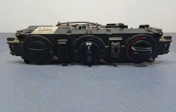 Mercedes-Benz Sprinter W901 W902 W903 W904 Climate control unit A0008306585