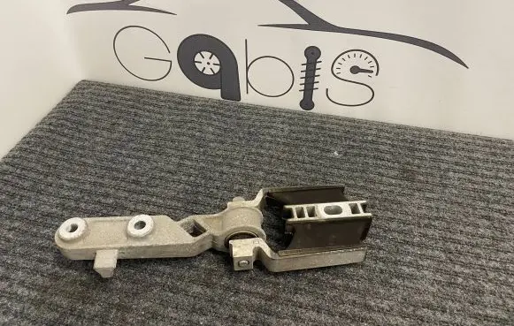 Volvo XC60 Engine mount bracket 31339956