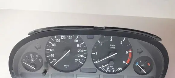 BMW 5 E39 Speedometer (instrument cluster) 87001313