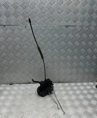 Opel Antara Front door lock