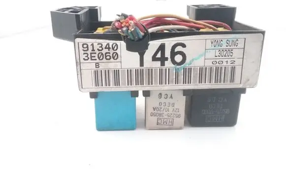KIA Sorento Relay mounting block 913403E060