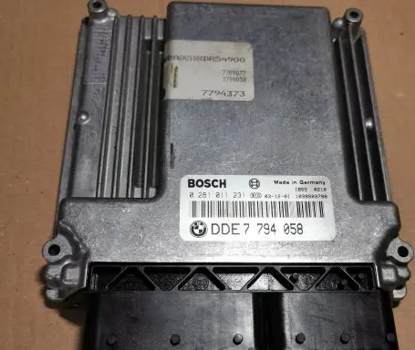BMW 7 E65 E66 Engine control unit/module 7794058 1039S03798 0281011231